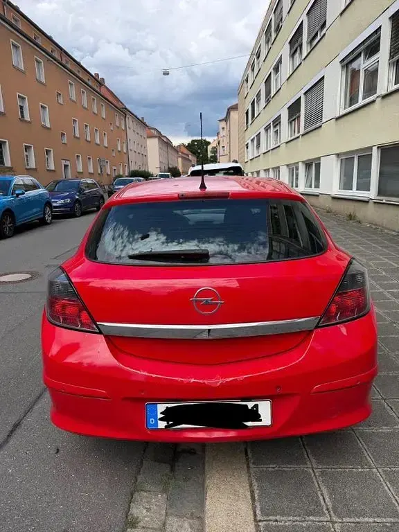 Gebraucht Opel Astra GTC Cosmo 116 PS (85 kW) 2008 Rot Kleinwagen