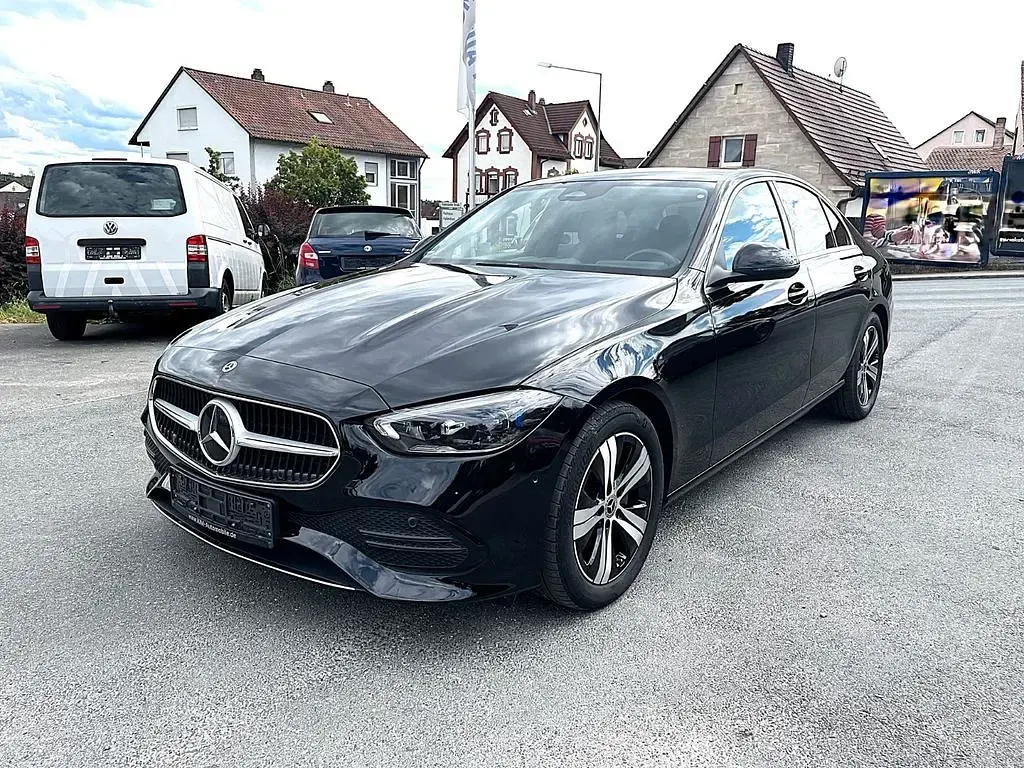 Gebraucht Mercedes C180 Avantgarde 170 PS (125 kW) 2022 Schwarz Limousine