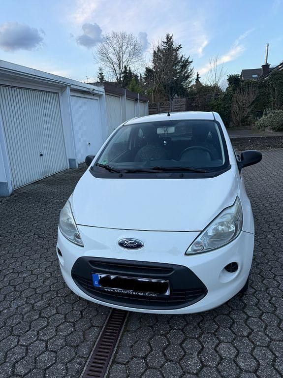 Weiß Gebraucht 2012 Ford Ka Ambiente Kleinwagen | 2.000 € (Fairer Preis) - Bild 1/4