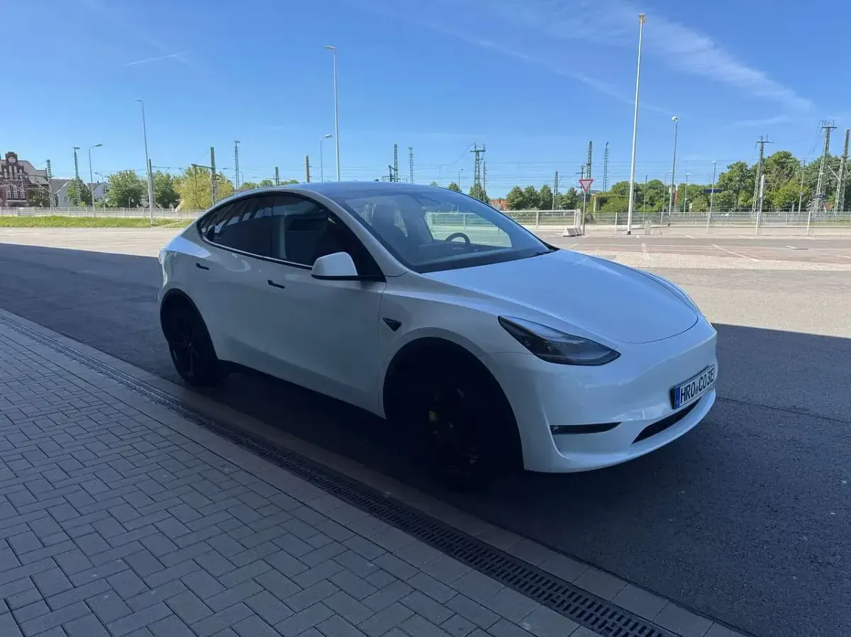 Gebraucht Tesla Model Y 378 kW (514 PS) 2021 Weiß SUV