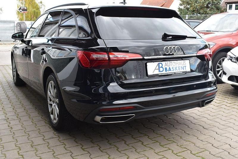 Gebraucht Audi A4 Sport 150 PS (110 kW) 2022 Schwarz Kombi