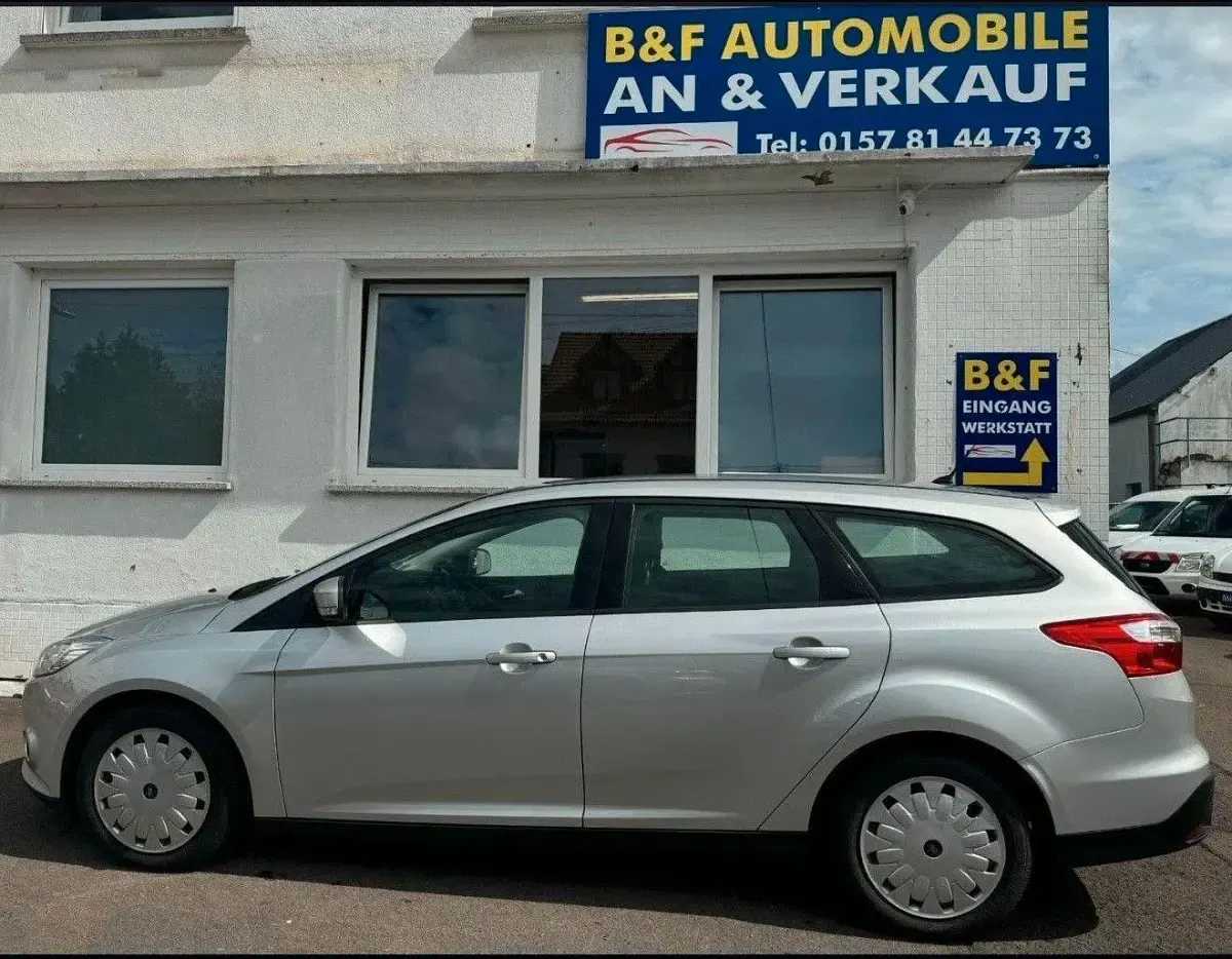 Gebraucht Ford Focus Trend 105 PS (77 kW) 2014 Silber Kombi