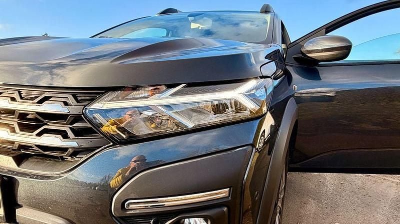 Gebraucht Dacia Sandero Stepway 101 PS (74 kW) 2021 Grau Limousine