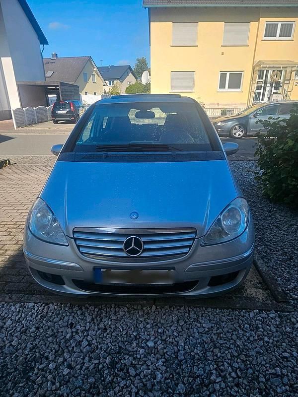 Silber Gebraucht 2007 Mercedes A170 Limousine | 1.990 € (Superpreis) - Bild 1/4