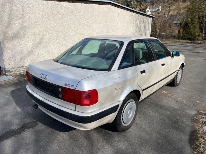 Weiß Gebraucht 1992 Audi 80 Sport Limousine | 4.498 € - Bild 1/4