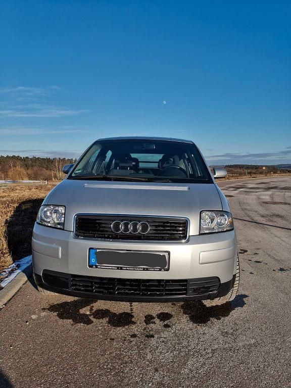 Silber Gebraucht 2025 Audi A2 Kleinwagen | 4.900 € (Superpreis) - Bild 1/4