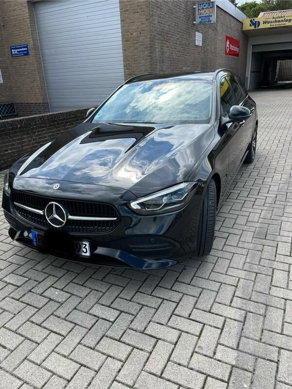 Schwarz Gebraucht 2022 Mercedes C200 Avantgarde Kombi | 34.900 € (Fairer Preis) - Bild 1/4