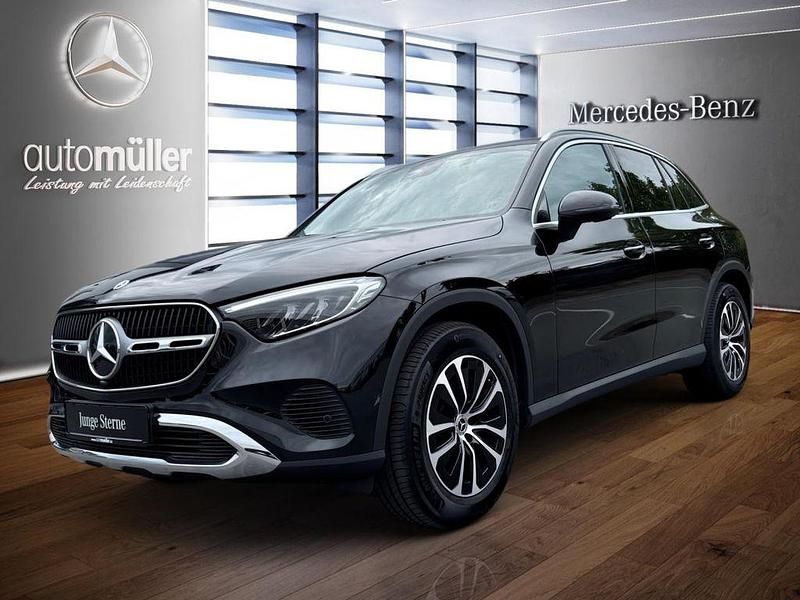 Schwarz Gebraucht 2024 Mercedes GLC200 Avantgarde SUV | 49.520 € (Guter Preis) - Bild 1/4