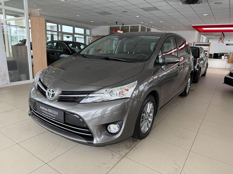 Gebraucht Toyota Verso Edition-S 111 PS (81 kW) 2016 Gold Van / Kleinbus