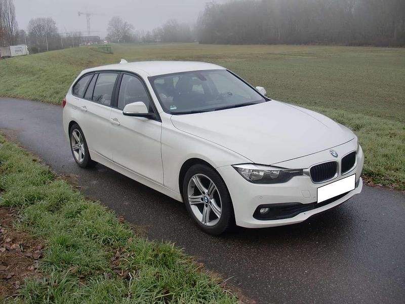 Gebraucht BMW 318 136 PS (100 kW) 2016 Alpinweiss iii Kombi