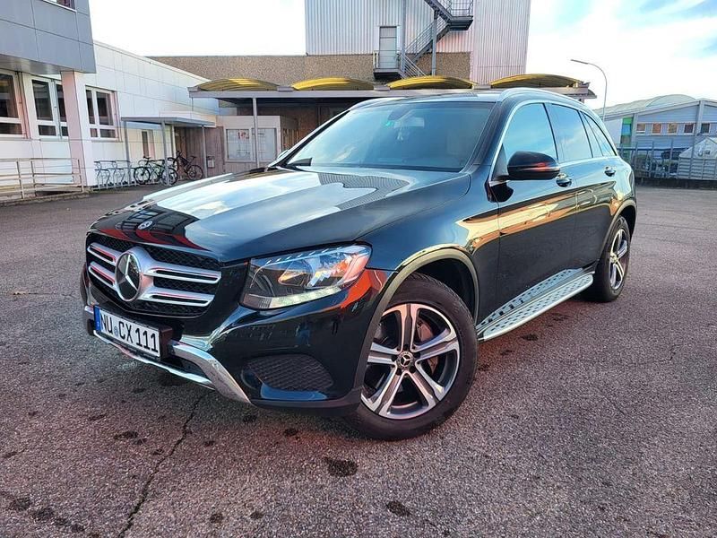 Schwarz Gebraucht 2018 Mercedes GLC220 SUV | 18.200 € (Superpreis) - Bild 1/4