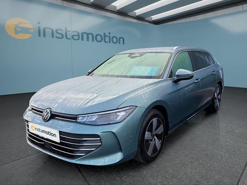 Grün Gebraucht 2025 VW Passat Kombi | 35.149 € (Superpreis) - Bild 1/4