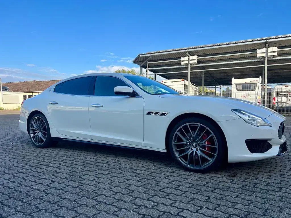 Gebraucht Maserati Quattroporte 409 PS (300 kW) 2017 Weiß Limousine