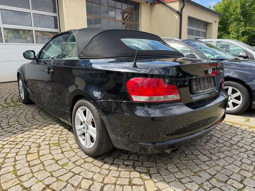 Gebraucht BMW 118 Cabriolet Advantage 143 PS (105 kW) 2010 Schwarz Cabrio