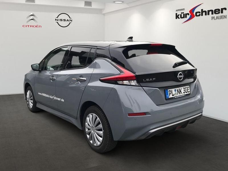 Gebraucht Nissan Leaf Tekna 160 kW (218 PS) 2023 Ceramic grey p/black m Kleinwagen