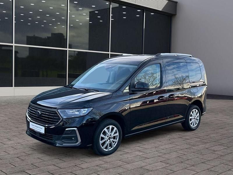Gebraucht Ford Tourneo Connect Titanium 122 PS (89 kW) 2022 Schwarz Van / Kleinbus