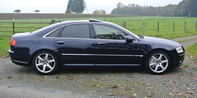 Gebraucht Audi A8 326 PS (239 kW) 2005 Blau Limousine