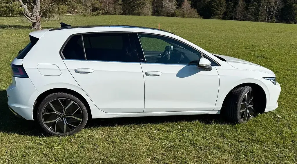 Gebraucht VW Golf VIII Edition 150 PS (110 kW) 2024 Weiß Limousine