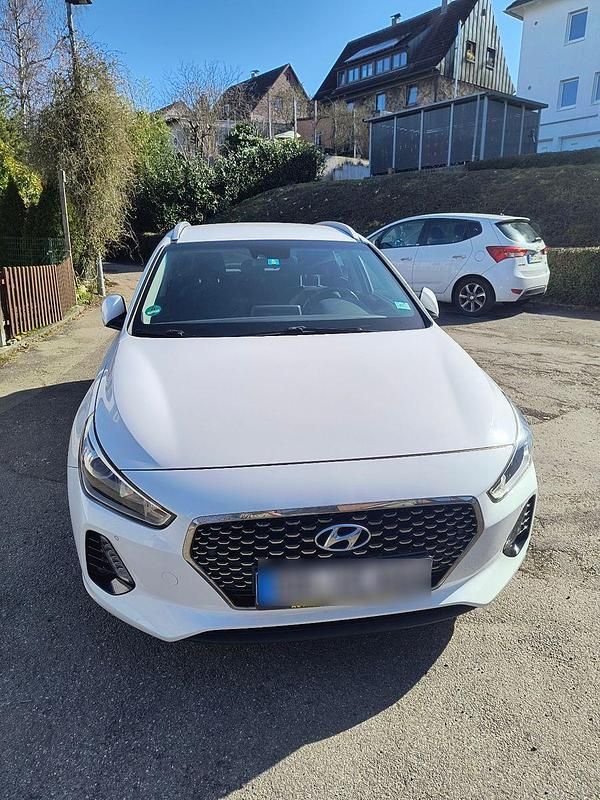 Gebraucht Hyundai i30 Edition+ 140 PS (102 kW) 2018 Weiß Kombi