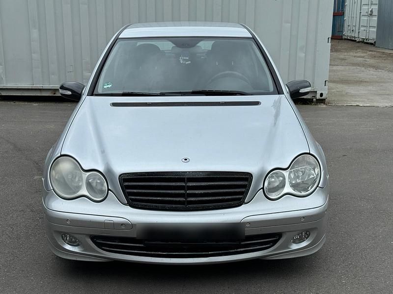 Silber Gebraucht 2005 Mercedes C180 Limousine | 1.700 € (Superpreis) - Bild 1/4