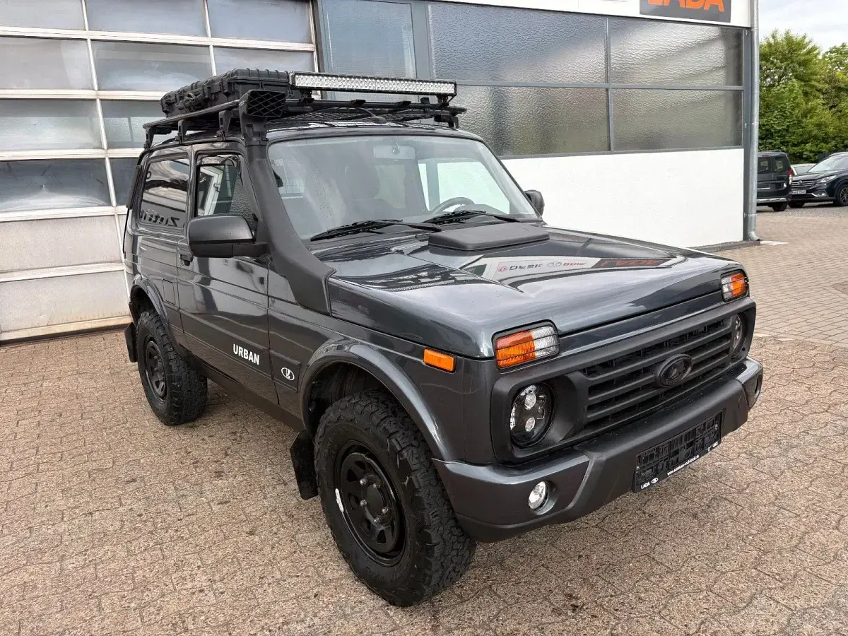 Second-hand Lada Urban 83 CP (61 kW) 2020 Gri SUV