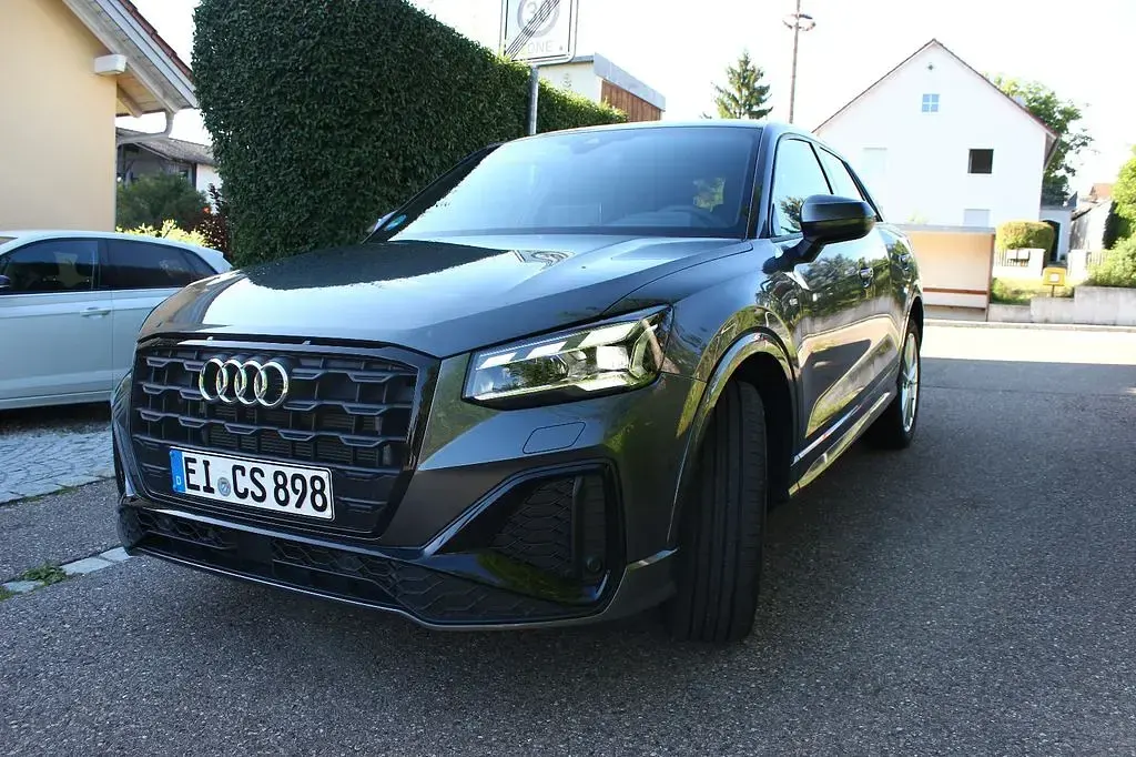 Gebraucht Audi Q2 S-Line 150 PS (110 kW) 2025 Grau SUV