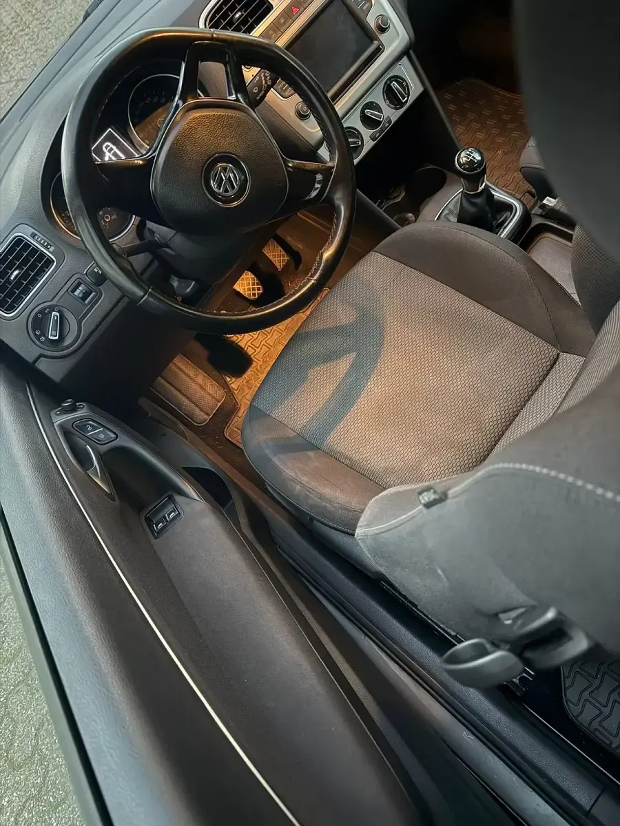 Gebraucht VW Polo 90 PS (66 kW) 2017 Grau Kleinwagen