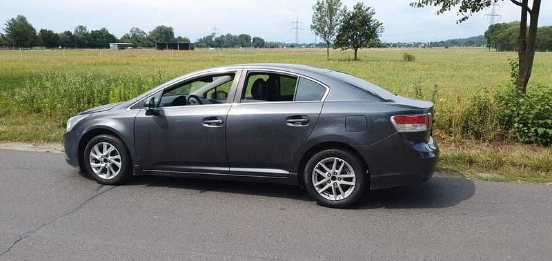 Gebraucht Toyota Avensis Multidrive S 147 PS (108 kW) 2011 Grau Limousine