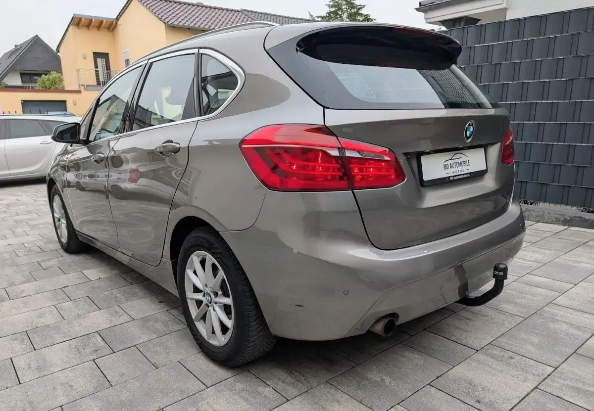 Gebraucht BMW 218 136 PS (100 kW) 2015 Grau Van / Kleinbus