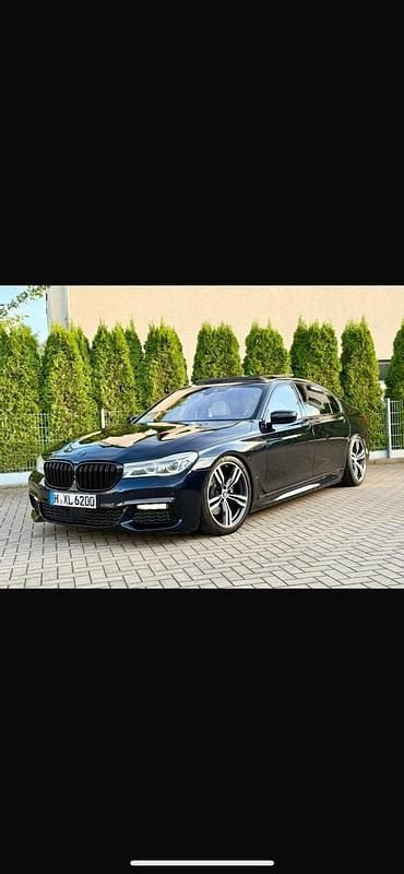 Schwarz Gebraucht 2016 BMW 730L M Sport Limousine | 38.990 € (Fairer Preis) - Bild 1/4