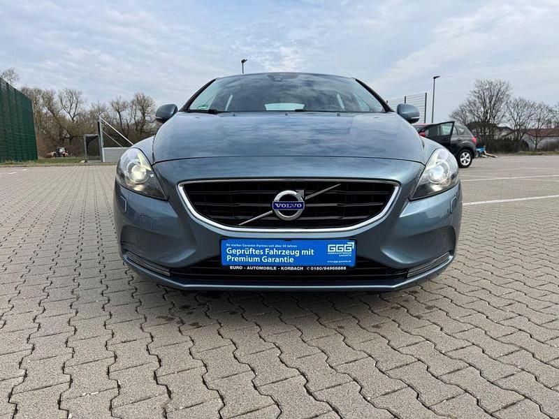 Gebraucht Volvo V40 Momentum 150 PS (110 kW) 2014 Grau Limousine