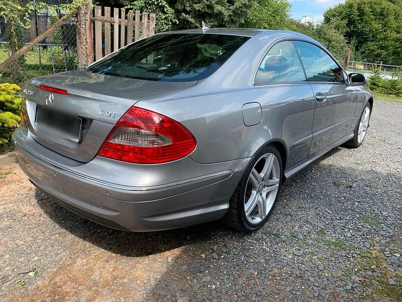 Gebraucht Mercedes CLK220 AMG 150 PS (110 kW) 2009 Silber Coupé