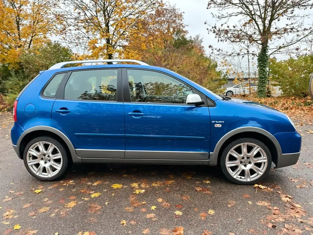 Gebraucht VW Polo 75 PS (55 kW) 2004 Blau Kleinwagen