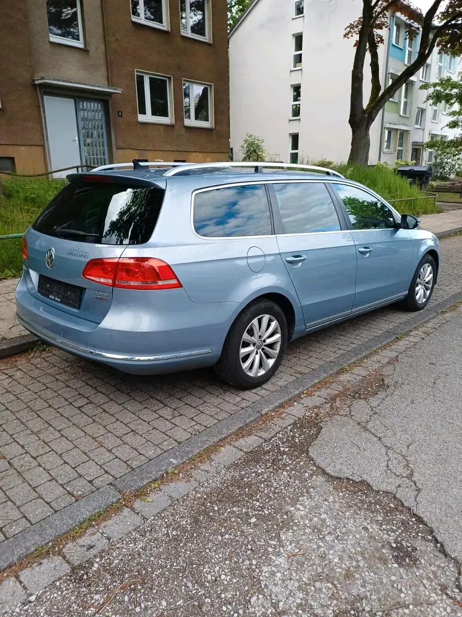 Gebraucht VW Passat 150 PS (110 kW) 2013 Blau Kombi