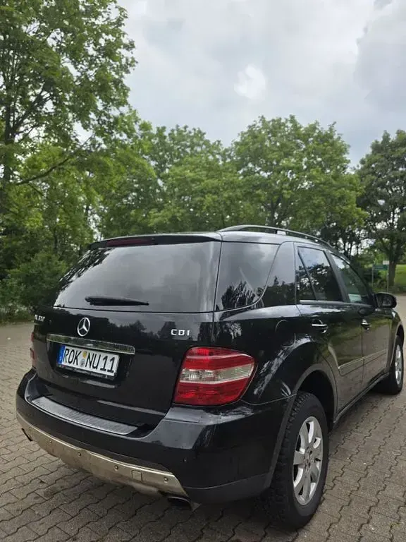 Gebraucht Mercedes ML320 224 PS (164 kW) 2006 Schwarz SUV