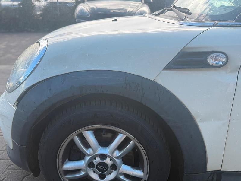 Gebraucht Mini Cooper 75 PS (55 kW) 2011 Weiß Kleinwagen