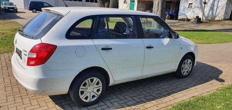 Gebraucht Skoda Fabia 75 PS (55 kW) 2011 Weiß Kombi