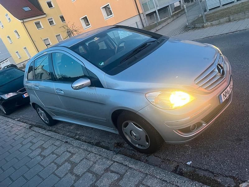 Gebraucht Mercedes B170 116 PS (85 kW) 2005 Silber Van / Kleinbus