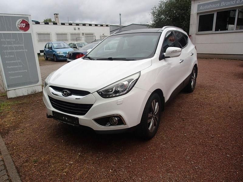 Weiß Gebraucht 2015 Hyundai ix35 Premium SUV | 12.950 € (Etwas zu teuer) - Bild 1/4