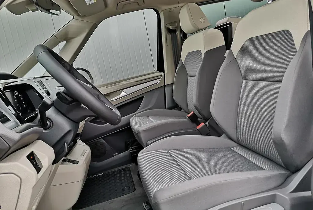 Neu VW Multivan Edition 150 PS (110 kW) 2026 Puregrey Van / Kleinbus