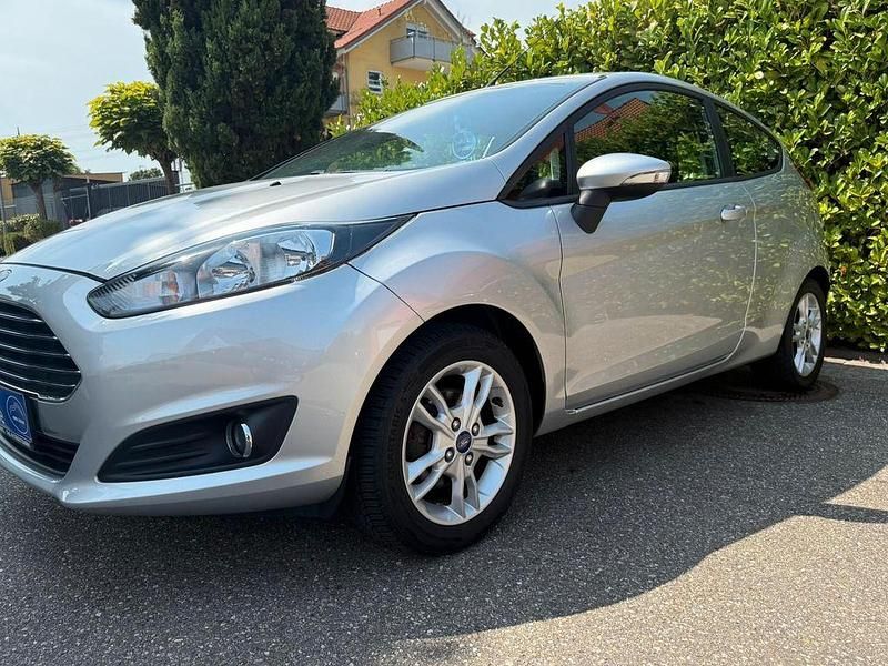Gebraucht Ford Fiesta SYNC Edition 95 PS (69 kW) 2014 Grau Kleinwagen