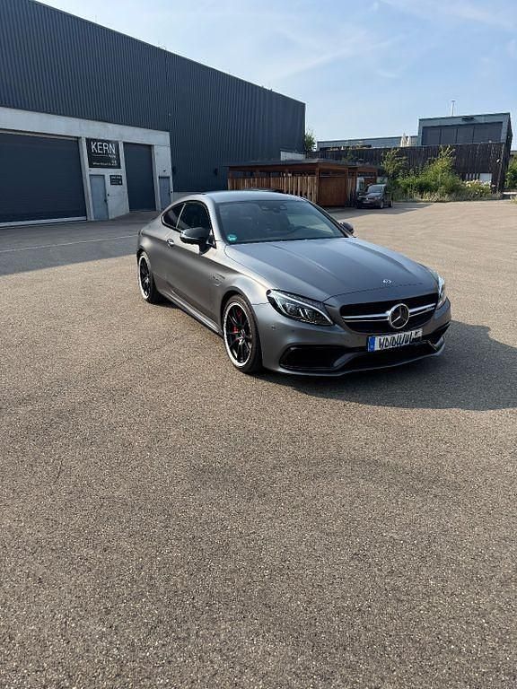 Grau Gebraucht 2016 Mercedes C63 AMG AMG Coupé | 59.900 € (Etwas zu teuer) - Bild 1/4