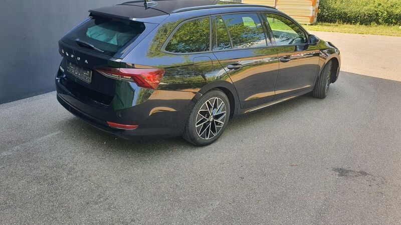 Schwarz Gebraucht 2022 Skoda Octavia Style Kombi | 21.000 € (Superpreis) - Bild 1/4