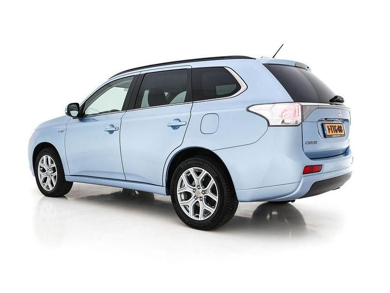 Gebraucht Mitsubishi Outlander P-HEV Edition 203 PS (149 kW) 2014 Blau SUV