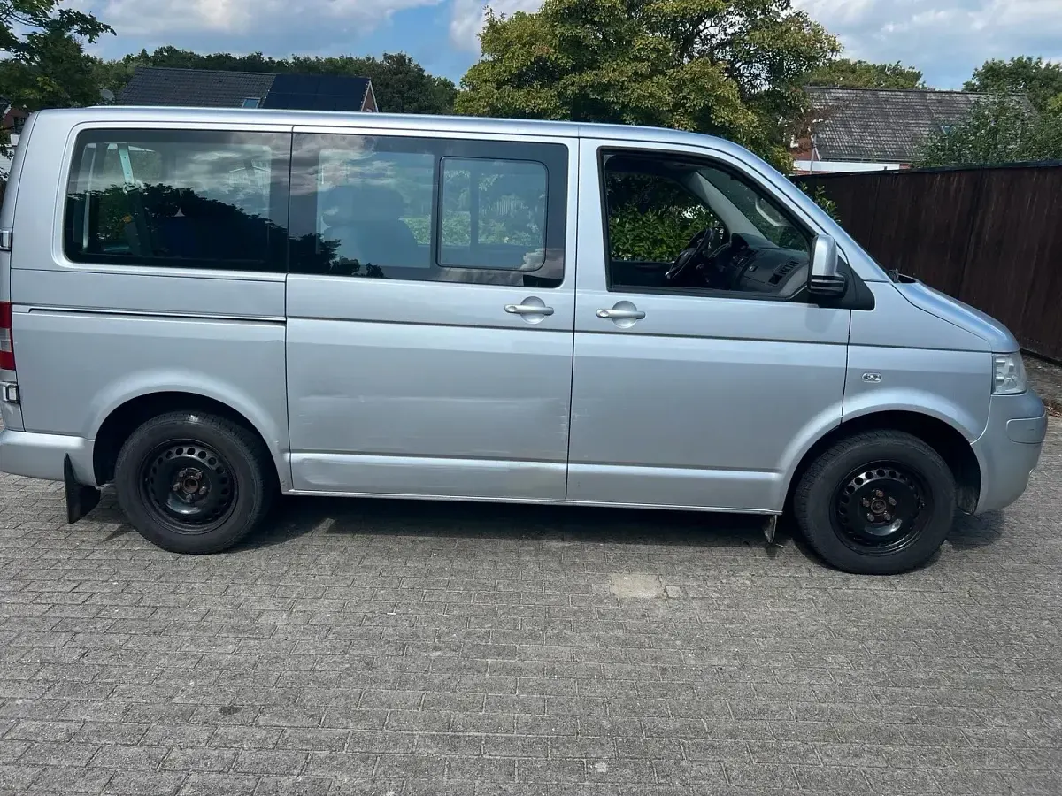 Gebraucht VW T5 131 PS (96 kW) 2007 Silber Van