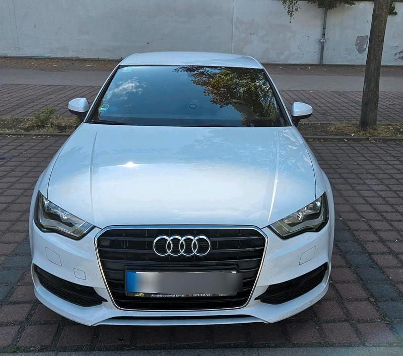 Weiß Gebraucht 2013 Audi A3 Ambition Limousine | 9.000 € (Superpreis) - Bild 1/4