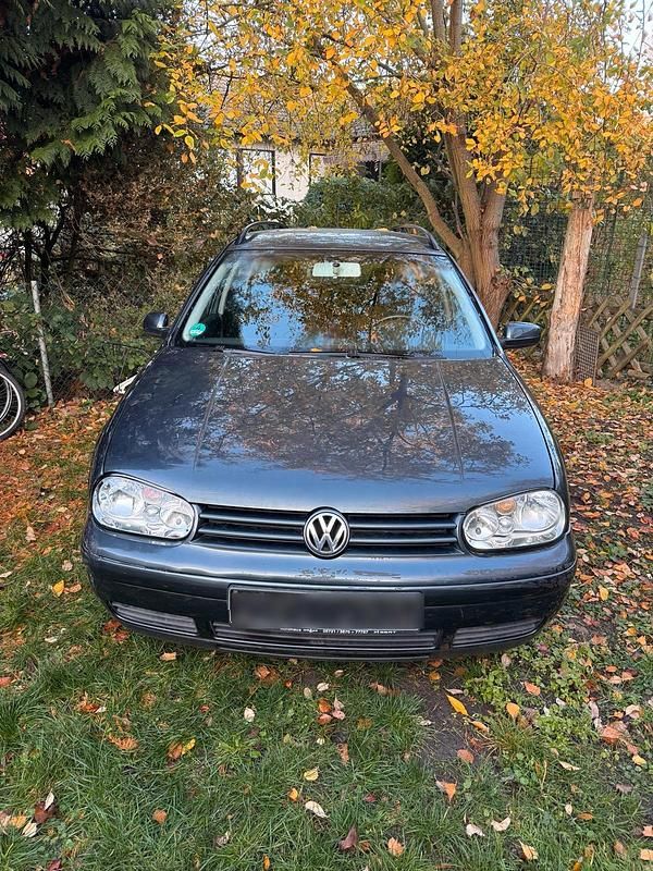 Blau Gebraucht 2003 VW Golf IV Kombi | 900 € (Guter Preis) - Bild 1/4