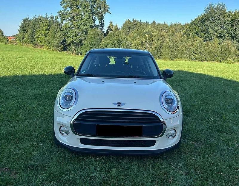 Gebraucht Mini Cooper D Pepper 116 PS (85 kW) 2018 Weiß Kleinwagen
