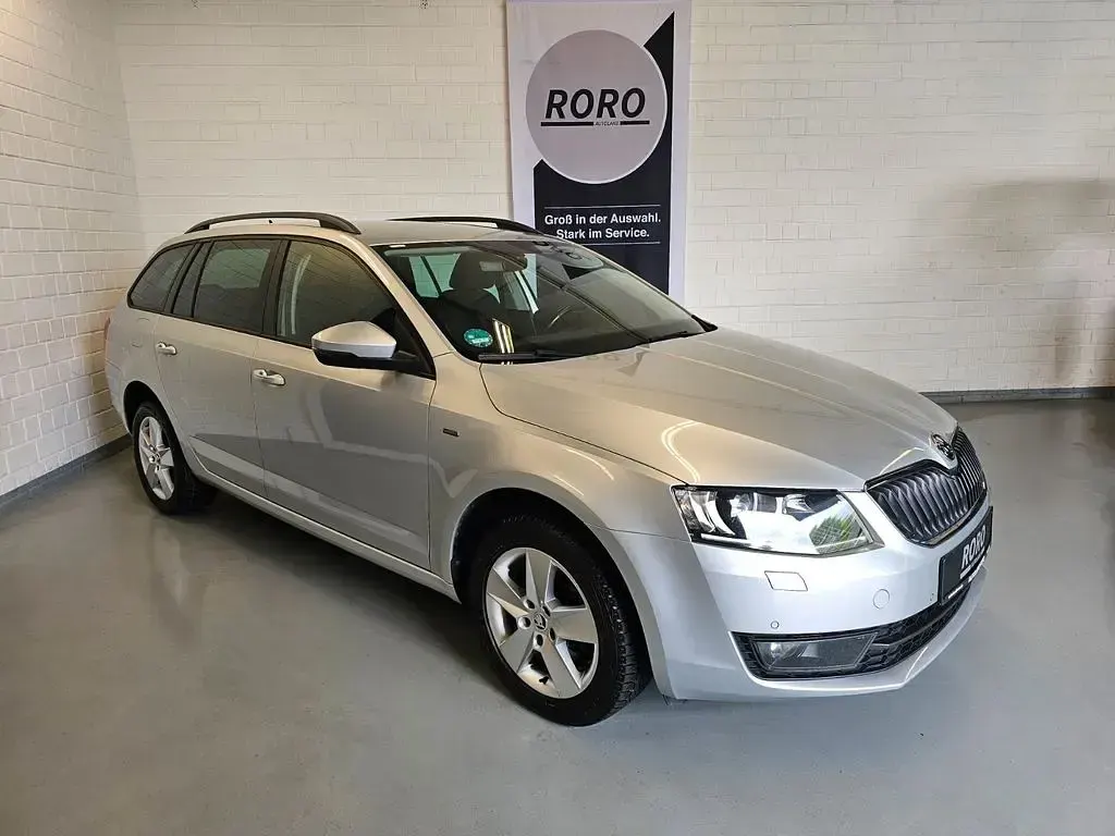 Gebraucht Skoda Octavia Joy 150 PS (110 kW) 2016 Silber Kombi