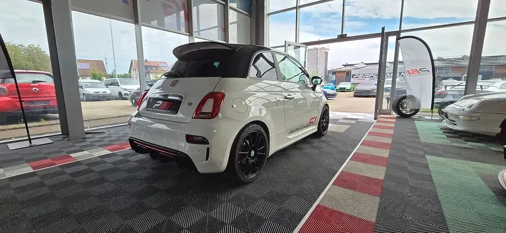 Gebraucht Abarth 595 Pista 160 PS (117 kW) 2019 Weiß Kleinwagen